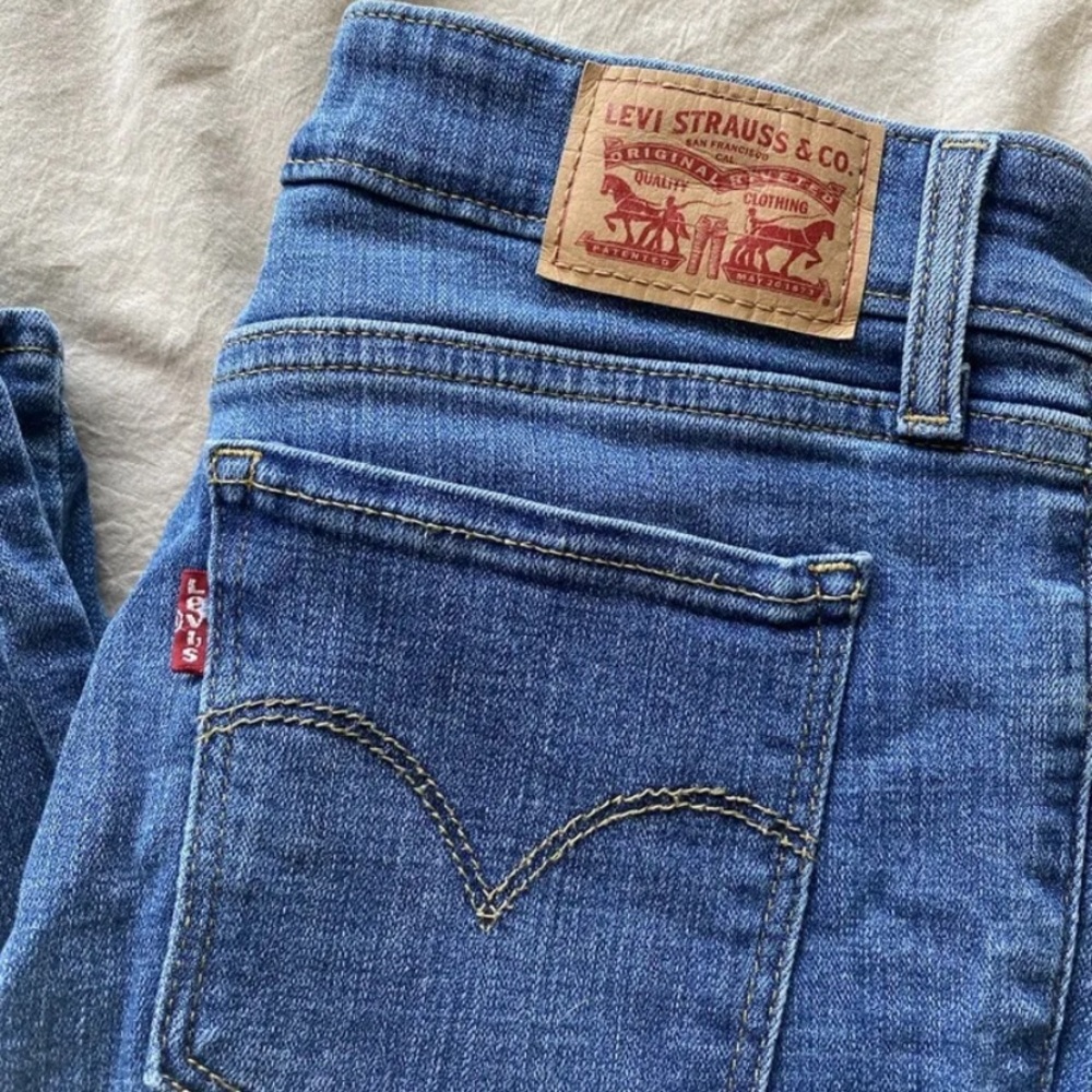 LEVI SKINNY